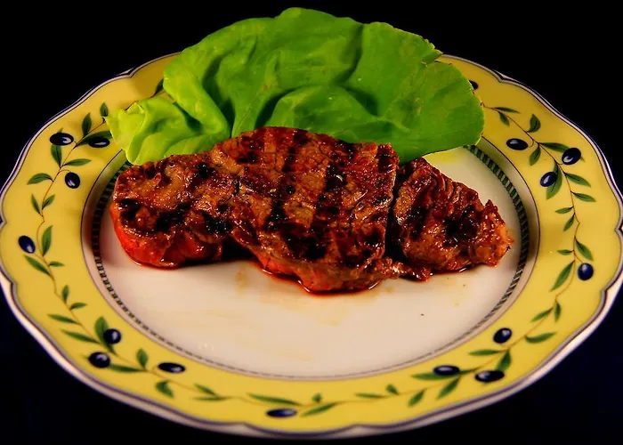 לינה וארוחת בוקר La Favorita & Ristorante אפריקלה